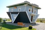 05_UpsideDownHouses__TheWorldUpsideDown_5.-Trassenheide_Die_Welt_steht_Kopf.jpg